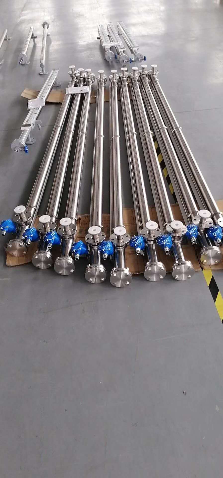 304襯四氟磁翻板液位計(jì)，活套法蘭